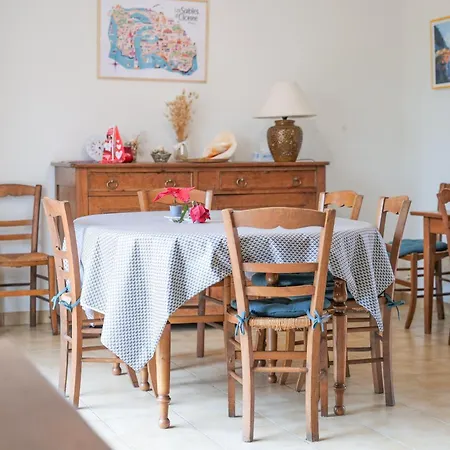 Maison De Avec Grand Jardin - La Chaume - 8 Personnes 度假居 *